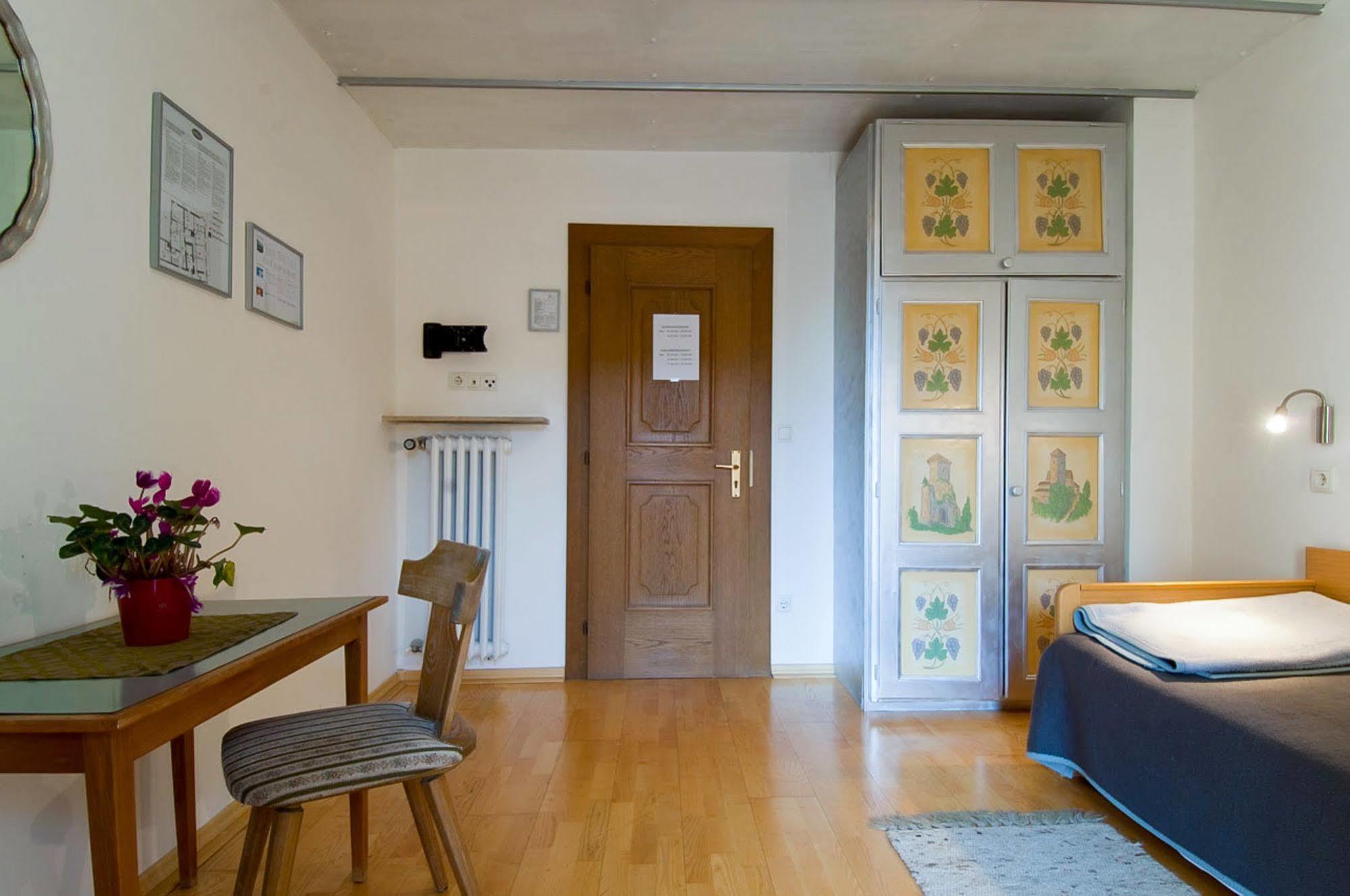 Hotel Kuhn Terlano Dış mekan fotoğraf